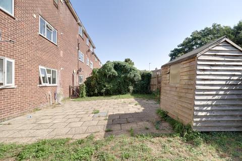 32 Stirling Close, Rainham, RM13 9NJ