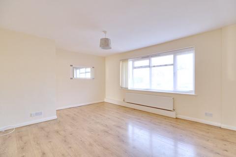 32 Stirling Close, Rainham, RM13 9NJ