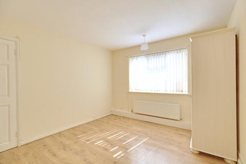 32 Stirling Close, Rainham, RM13 9NJ
