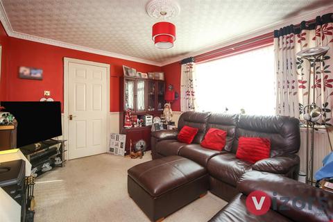 3 bedroom end of terrace house for sale, Winstone Close, Redditch