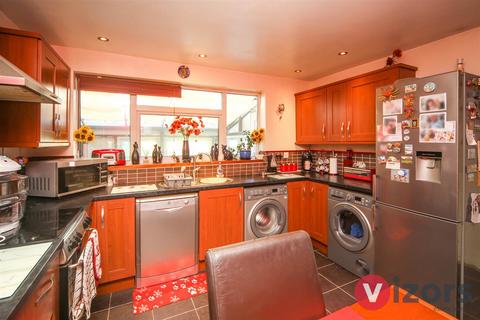 3 bedroom end of terrace house for sale - Winstone Close, Redditch