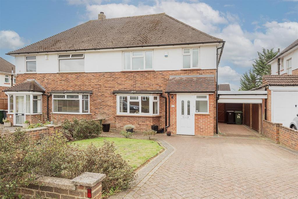 Chiswell Green Lane, St. Albans 3 bed semidetached house for sale £