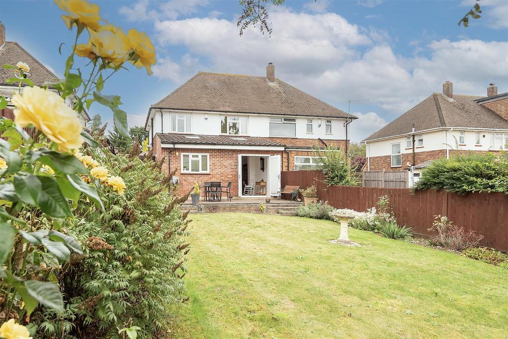 Chiswell Green Lane, St. Albans 3 bed semidetached house for sale £625,000