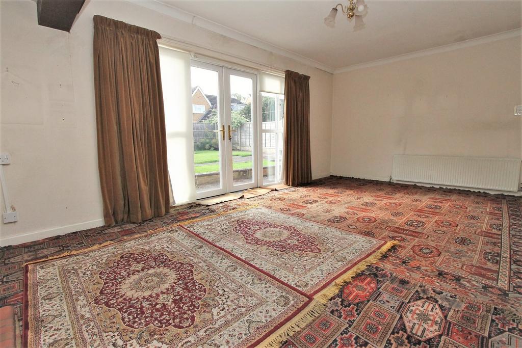 Eton Drive, Oldswinford, Stourbridge, DY8 3 bed detached bungalow for