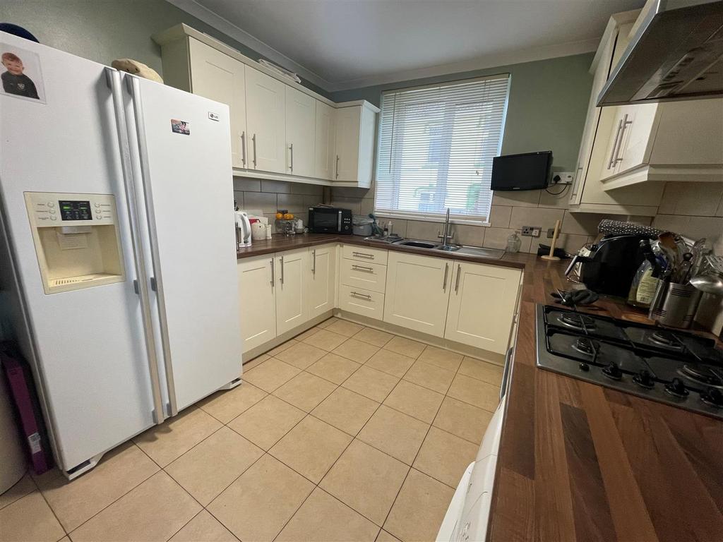 Stepney Road, Burry Port, Llanelli 4 bed detached house for sale £295,000