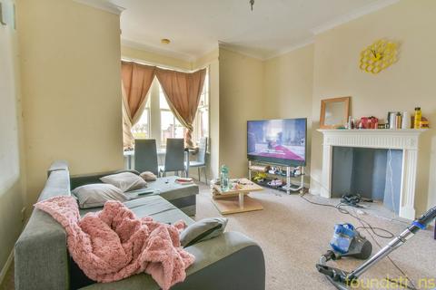 2 bedroom flat for sale - Sea Road, Bexhill-on-Sea, TN40
