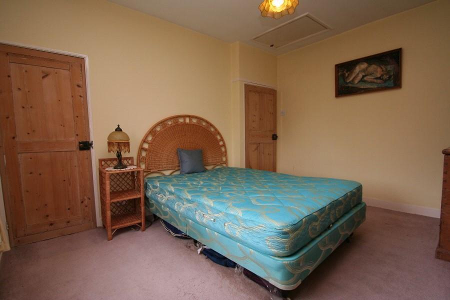 Bed2.2.jpg