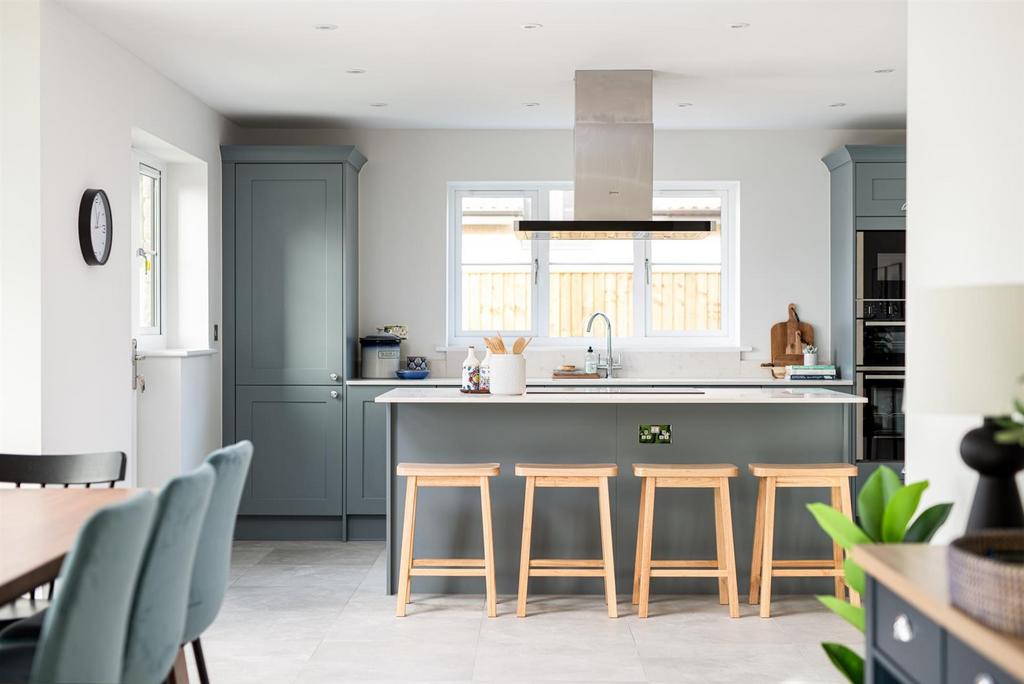 The Granary, Poulshot 4 bed detached house for sale £985,000