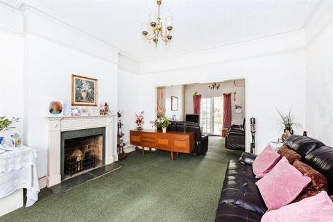 3 bedroom house for sale - Hainault Road, Leytonstone