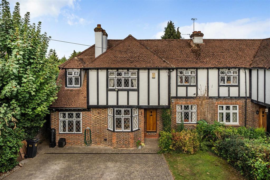 Buckland Road, Maidstone 5 bed semidetached house for sale £600,000