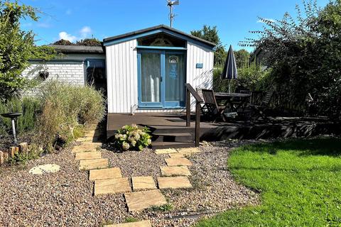 2 bedroom chalet for sale, Antony's bank Road,  Humberston Fitties, Humberston, Grimsby, N.E. Lincs, DN36 4EY