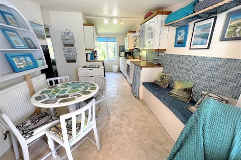 2 bedroom chalet for sale, Antony's bank Road,  Humberston Fitties, Humberston, Grimsby, N.E. Lincs, DN36 4EY
