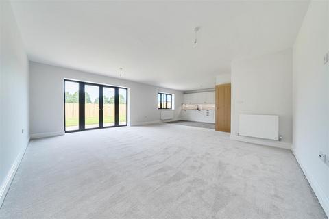 3 bedroom detached bungalow for sale - Kestrel's View, Lower Horsebridge