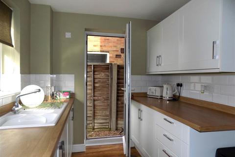 3 bedroom semi-detached house to rent - Beech Drive, Broadstairs
