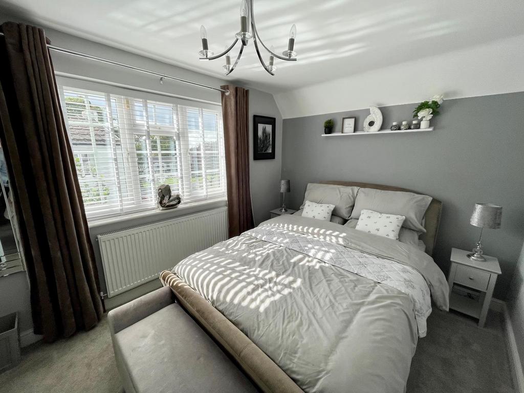 Bedroom 2 (1st floor)
