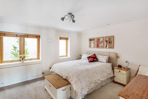 2 bedroom apartment for sale - Millbrook, Guildford