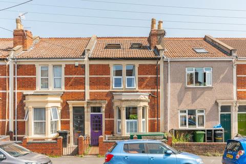 3 bedroom terraced house for sale, Quantock Road, Windmill Hill
