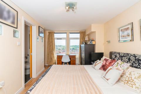 31 Quantock Road, Bristol, BS3 4PG