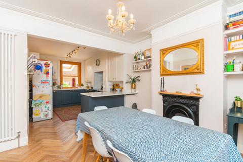 31 Quantock Road, Bristol, BS3 4PG