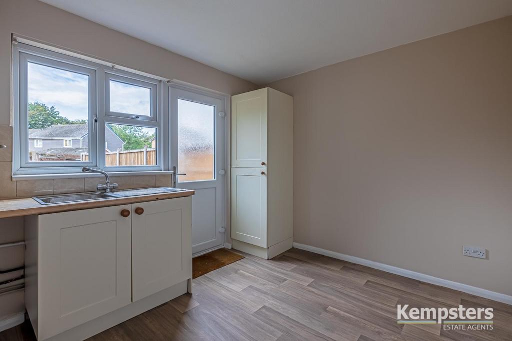 Kitchen 5.jpg