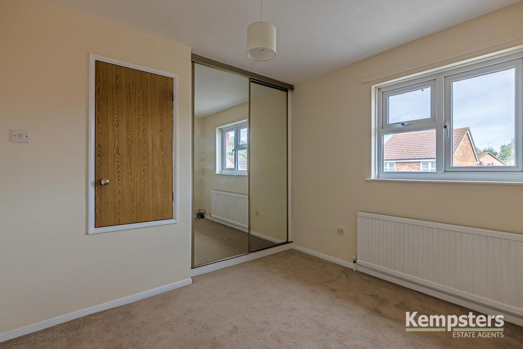 Bedroom 1.jpg