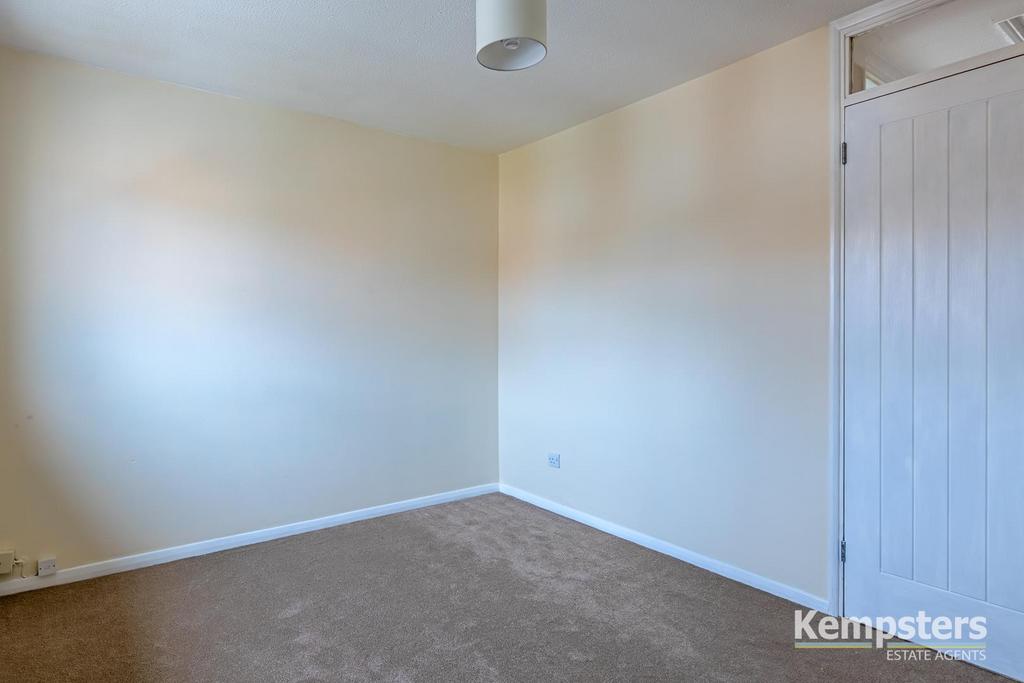 Bedroom 1 3rd.jpg