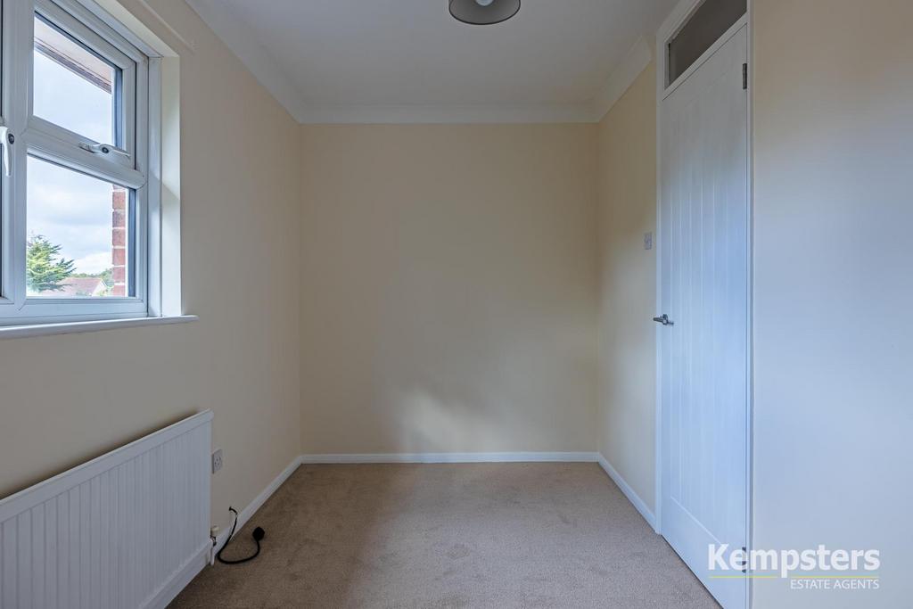 Bedroom 2 3rd.jpg