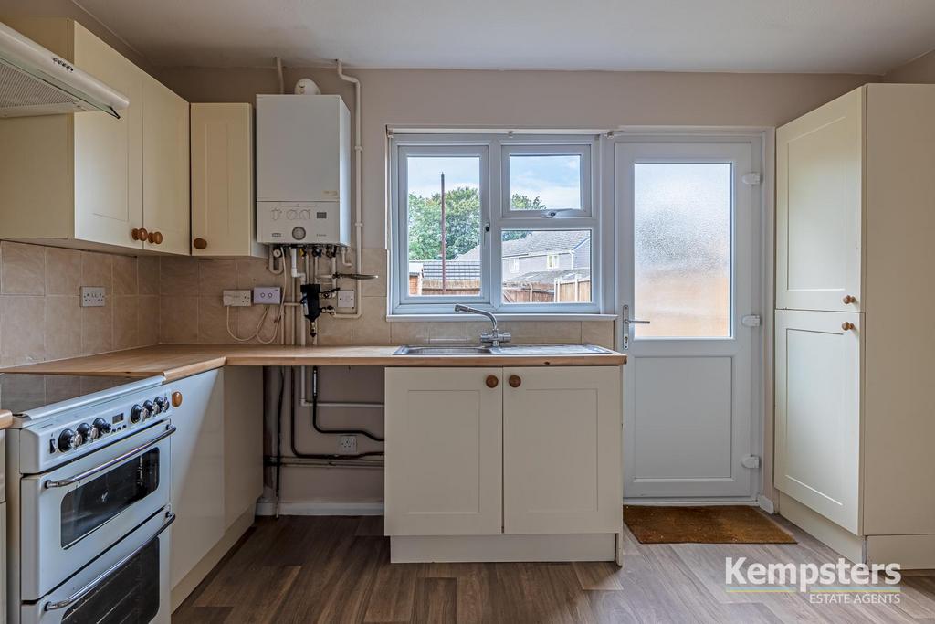 Kitchen 1.jpg