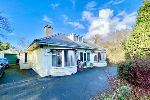 4 bedroom detached house for sale, Y Ffor, Pwllheli