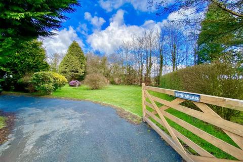 4 bedroom detached house for sale, Y Ffor, Pwllheli