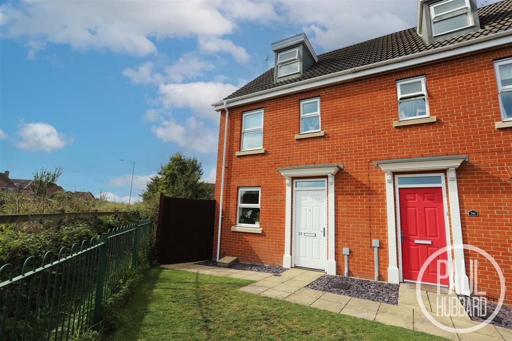 Holystone Way, Carlton Colville, NR33 3 bed semidetached house for