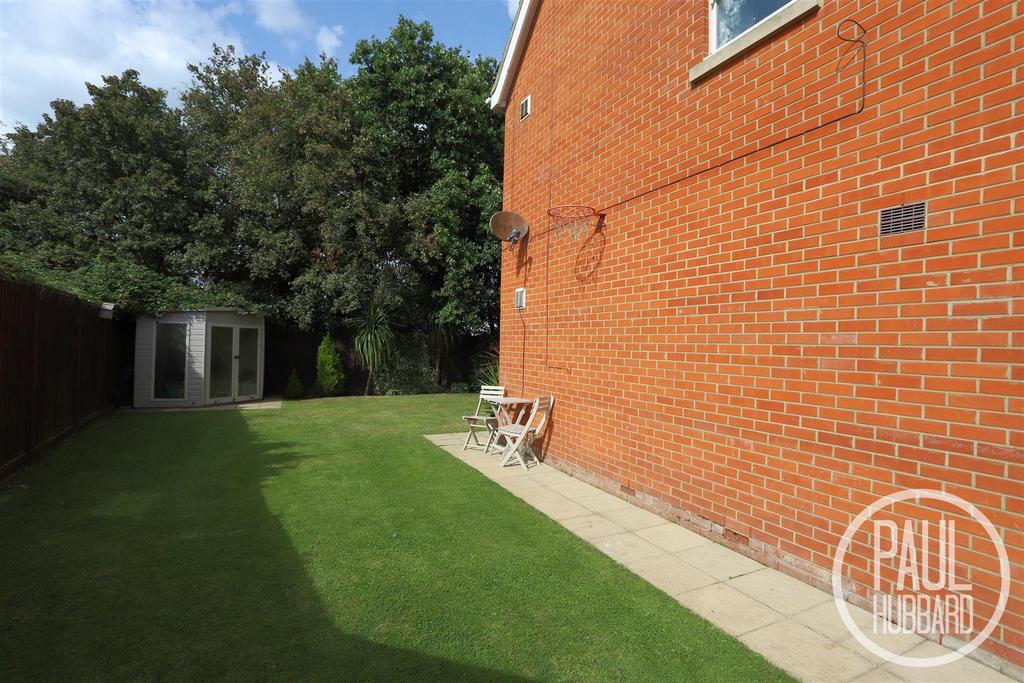 Holystone Way, Carlton Colville, NR33 3 bed semidetached house for