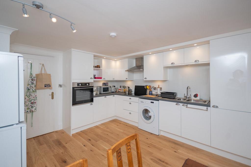 Bridgend, Callander, FK17 2 bed cottage for sale £205,000