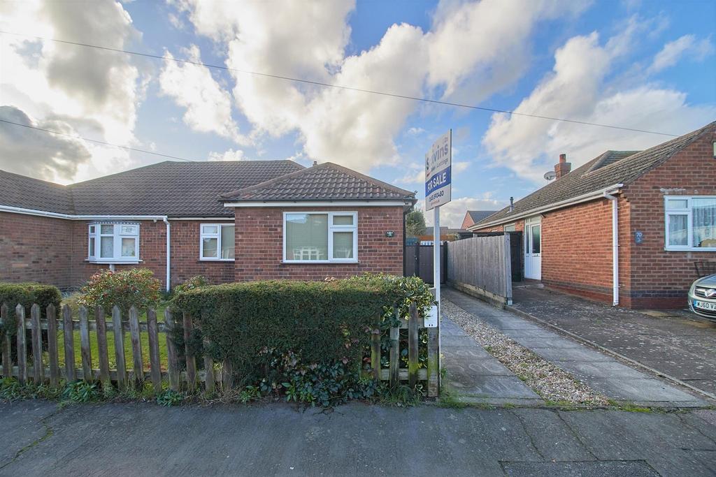 St. Martins Drive, Desford 3 bed semidetached bungalow for sale £260,000