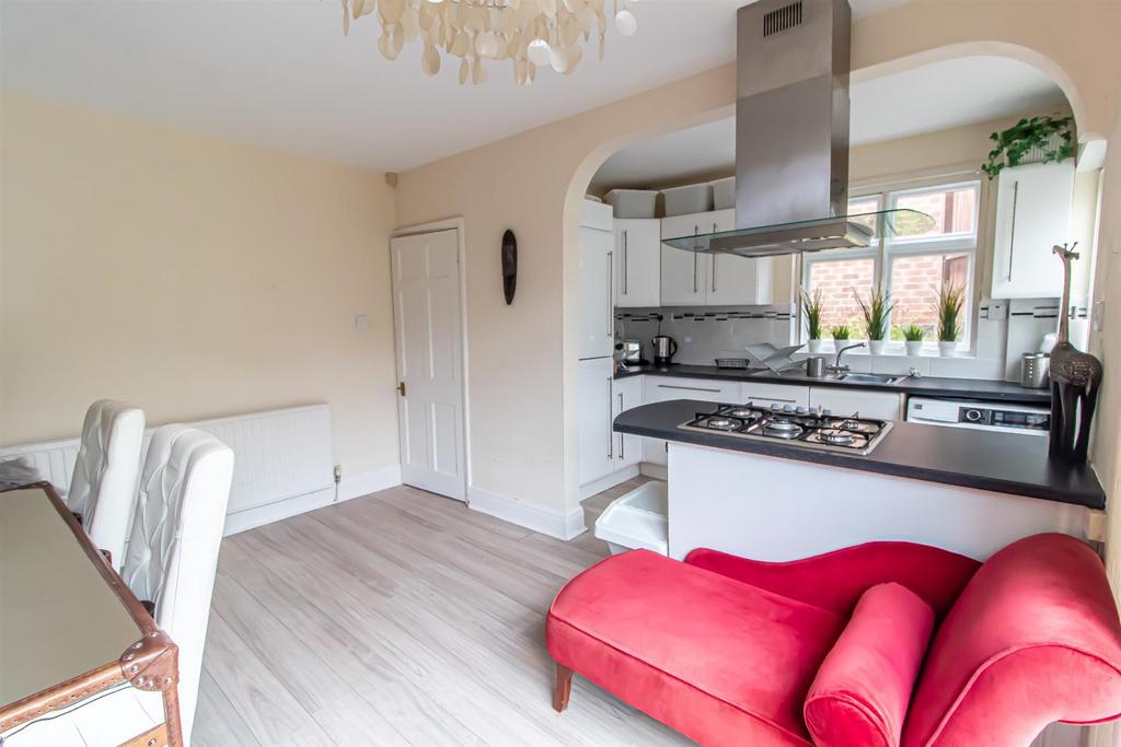 Road, Mapperley, Nottingham 3 bed semidetached house £279,995