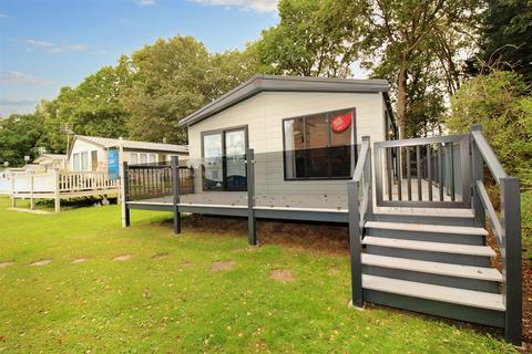 2 bedroom park home for sale, Weeley Bridge Holiday Park, Clacton Road, Weeley, Clacton-On-Sea