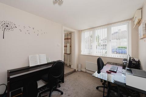 77 Temple Road, Epsom, KT19 8EY