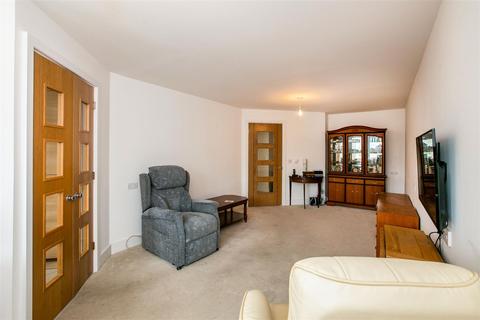 1 bedroom apartment for sale, Park House, Old Park Road, Hitchin