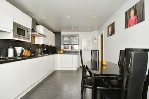 30 Fraser Drive, Sheffield, S8 0JG
