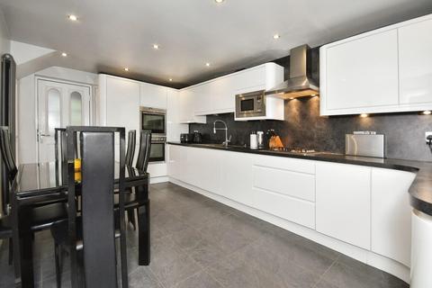 30 Fraser Drive, Sheffield, S8 0JG