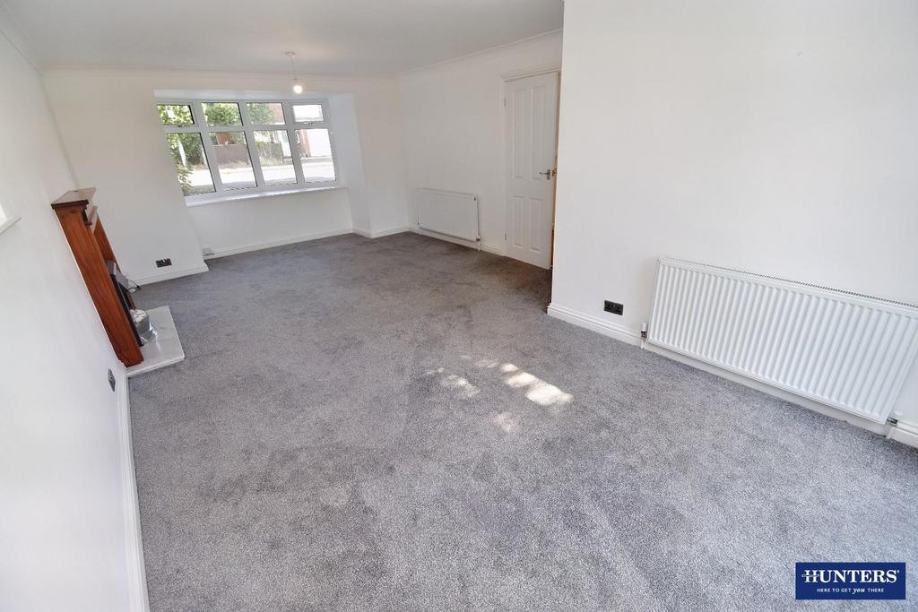 Lounge-dining room