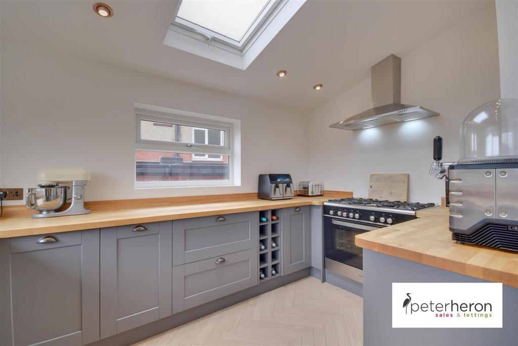 Open Plan Dining Kitchen/Living Area
