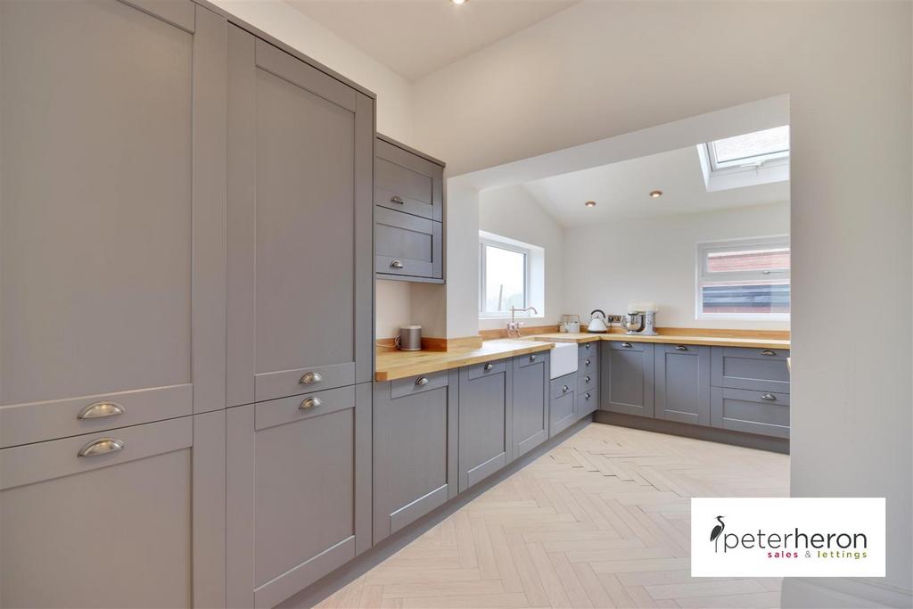 Open Plan Dining Kitchen/Living Area