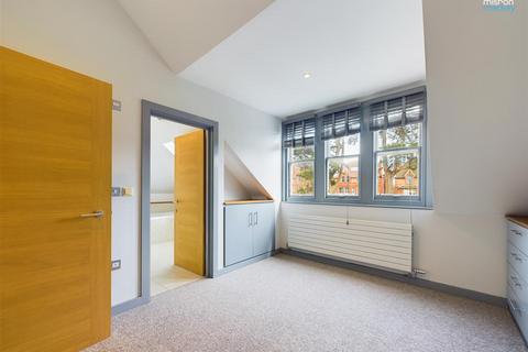 2 bedroom flat to rent, Eaton Gardens, Hove, BN3 3TP