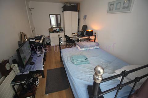 1 bedroom in a flat share to rent - Kildare Walk    (Westferry ), London, E14