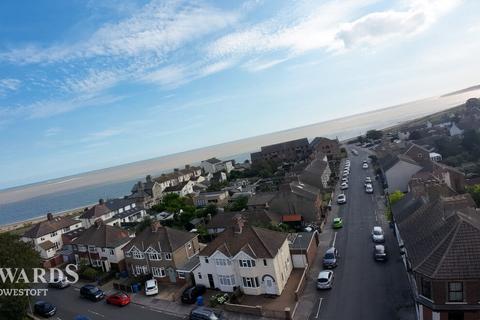 14 Kendal Road, Lowestoft, NR33 0JG