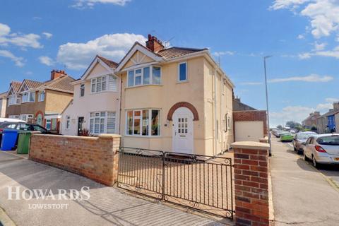 14 Kendal Road, Lowestoft, NR33 0JG