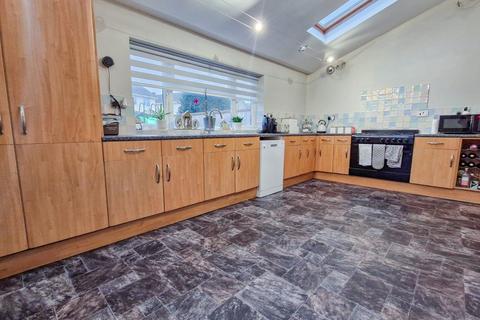 4 bedroom detached house for sale, Monkstone Drive, Berrow, Burnham-on-Sea, Somerset, TA8