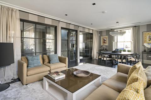 3 bedroom flat to rent, Denyer Street, Chelsea, London, SW3