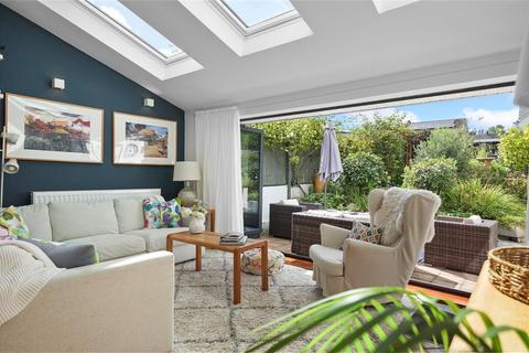 10 Waverley Road, Kingsbridge, TQ7 1EZ